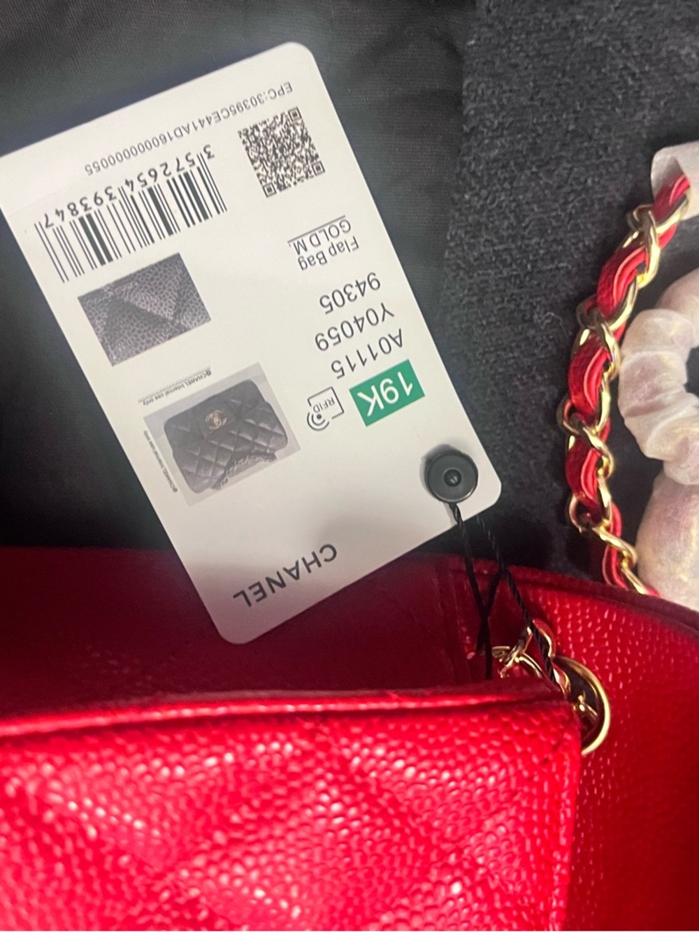 Chanel Quilted Mini Flap Bag in Bright Red leather - Picture 6 of 9